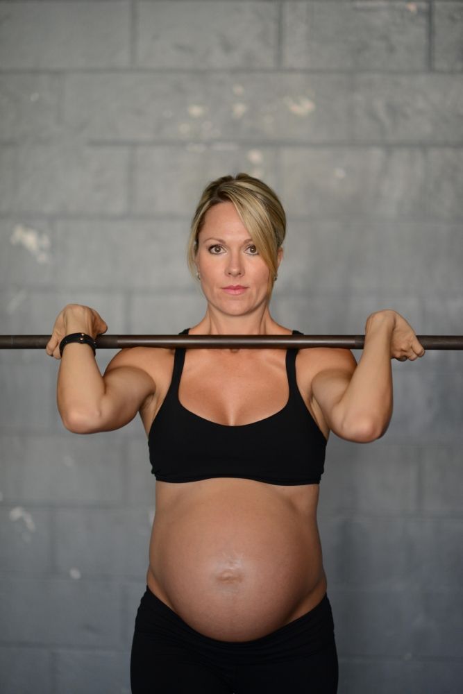 pregnant-weightlifter_21