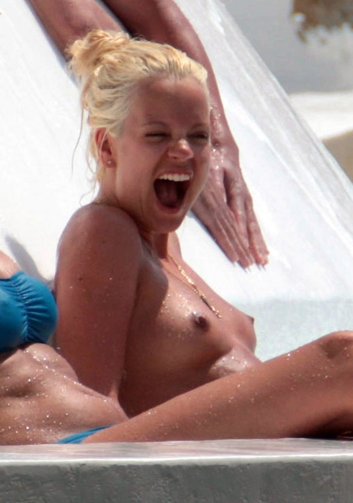 lily-allen-topless-007