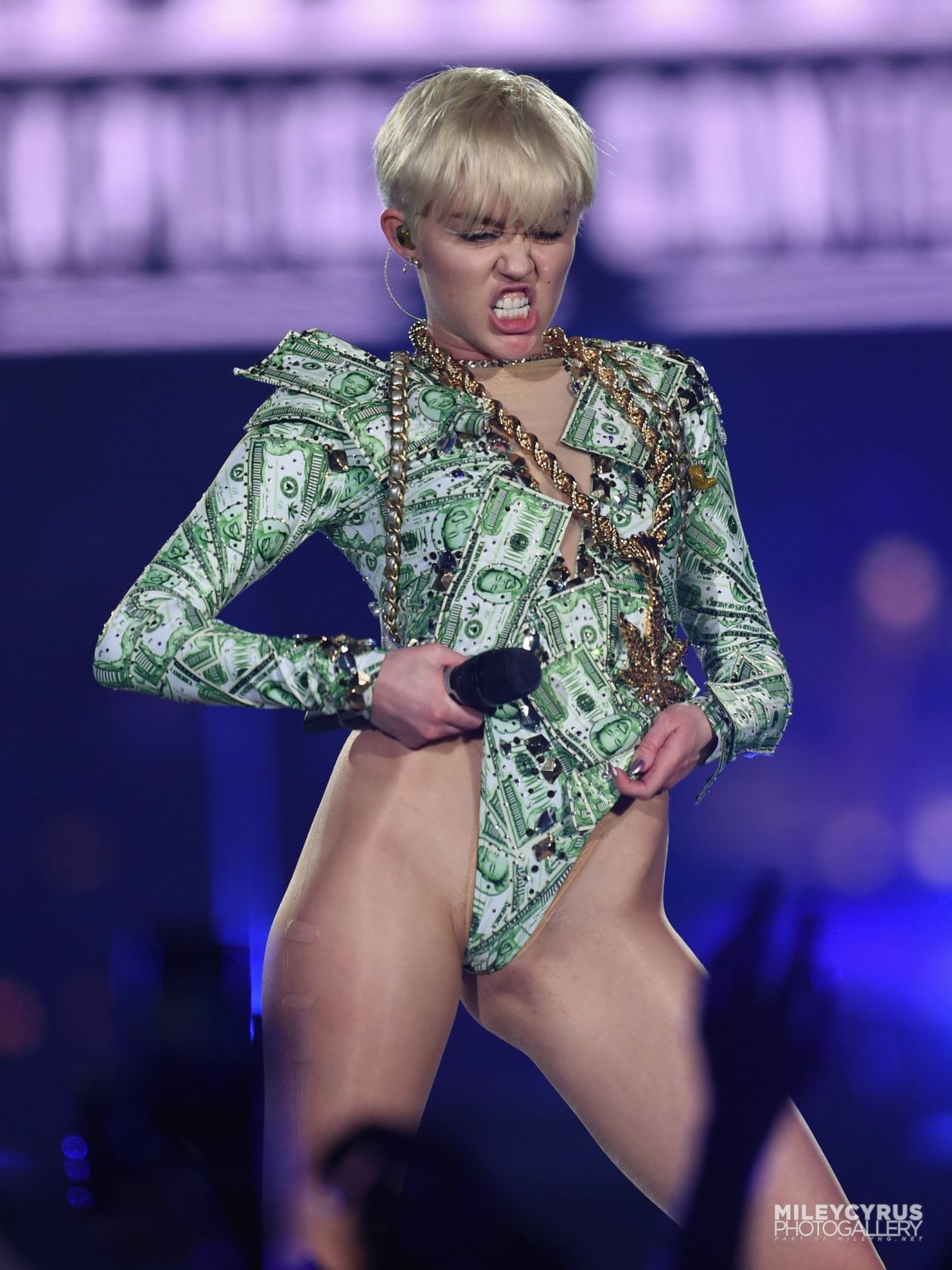 Miley pubes1