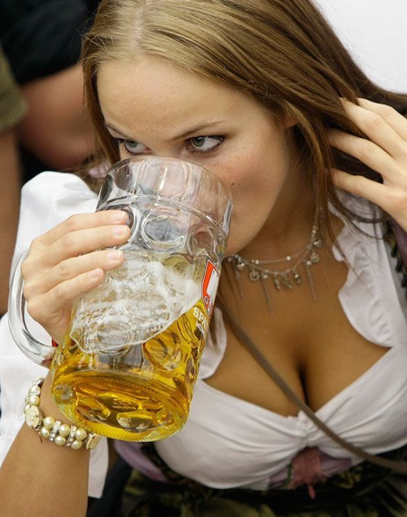 oktoberfest_girls_2009_01