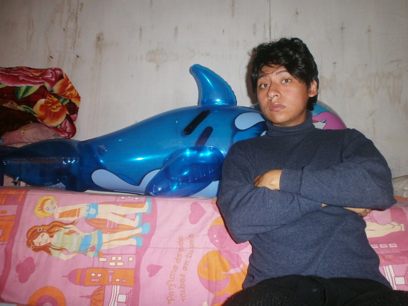 Yashaii Moran and Inflatable Dolphin (676)