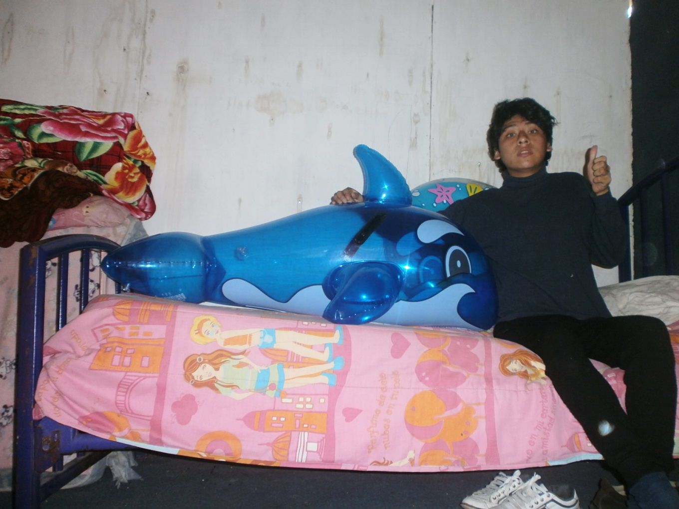Yashaii Moran and Inflatable Dolphin (678)