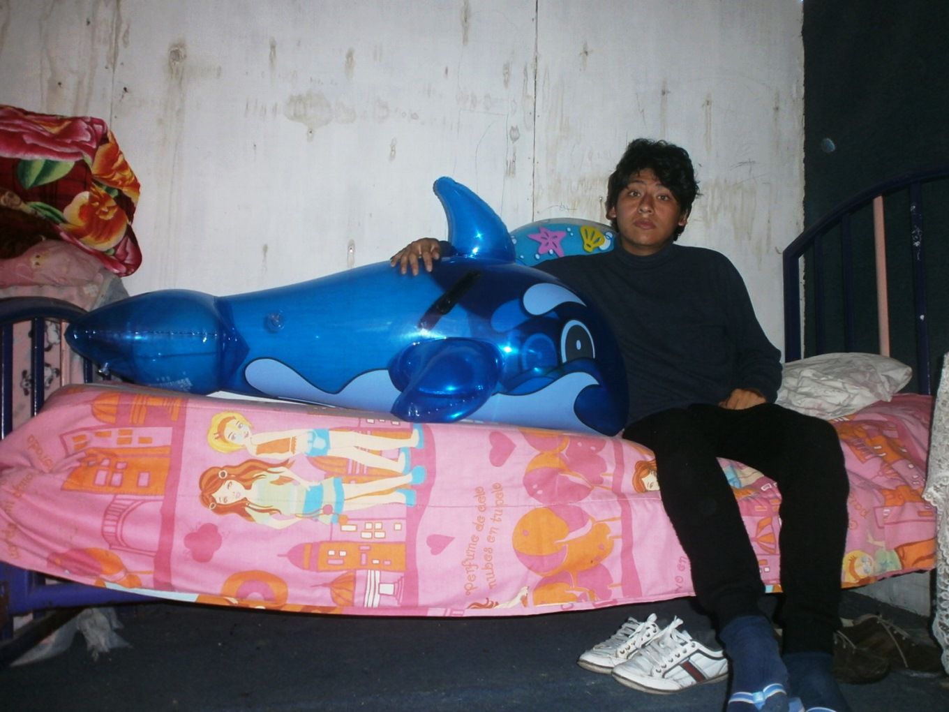 Yashaii Moran and Inflatable Dolphin (679)