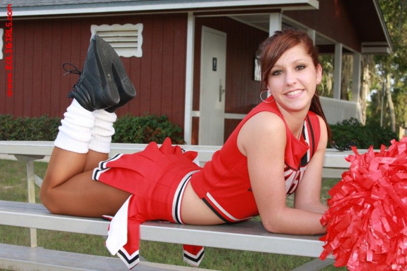 sexy-teen-cheerleader-02