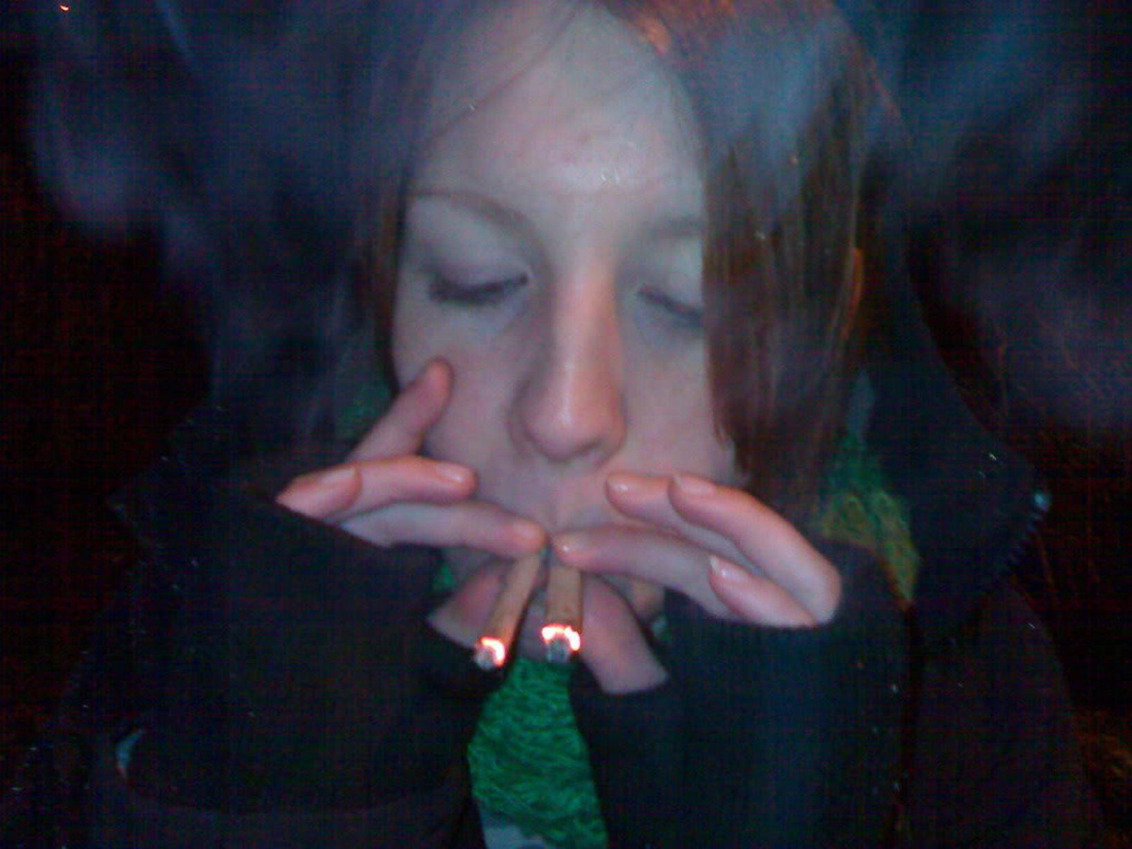 smoke-weed-girls-smoking-the-image-picture-code-78425
