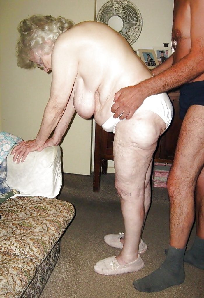 Old People Still Get Horny (10)