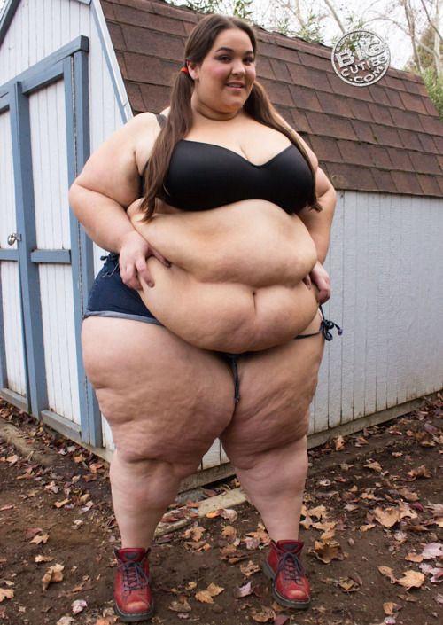 huge-ass-ssbbw-with-jiggly-belly-and-fat-thighs