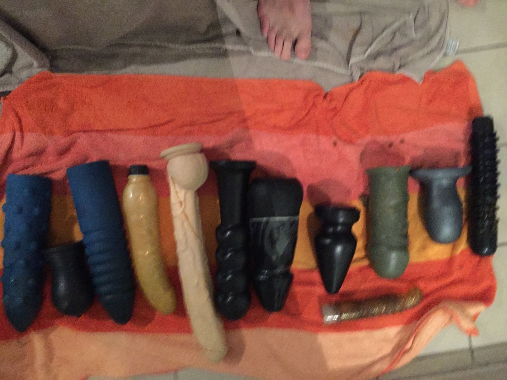 Toys for my ass tonight