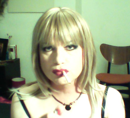 me blonde, smoking