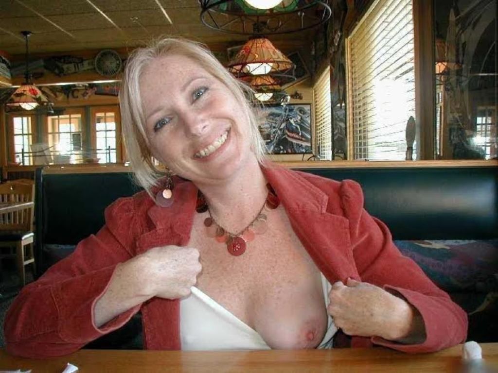 Love Gals Flashing Just One Boob (6)