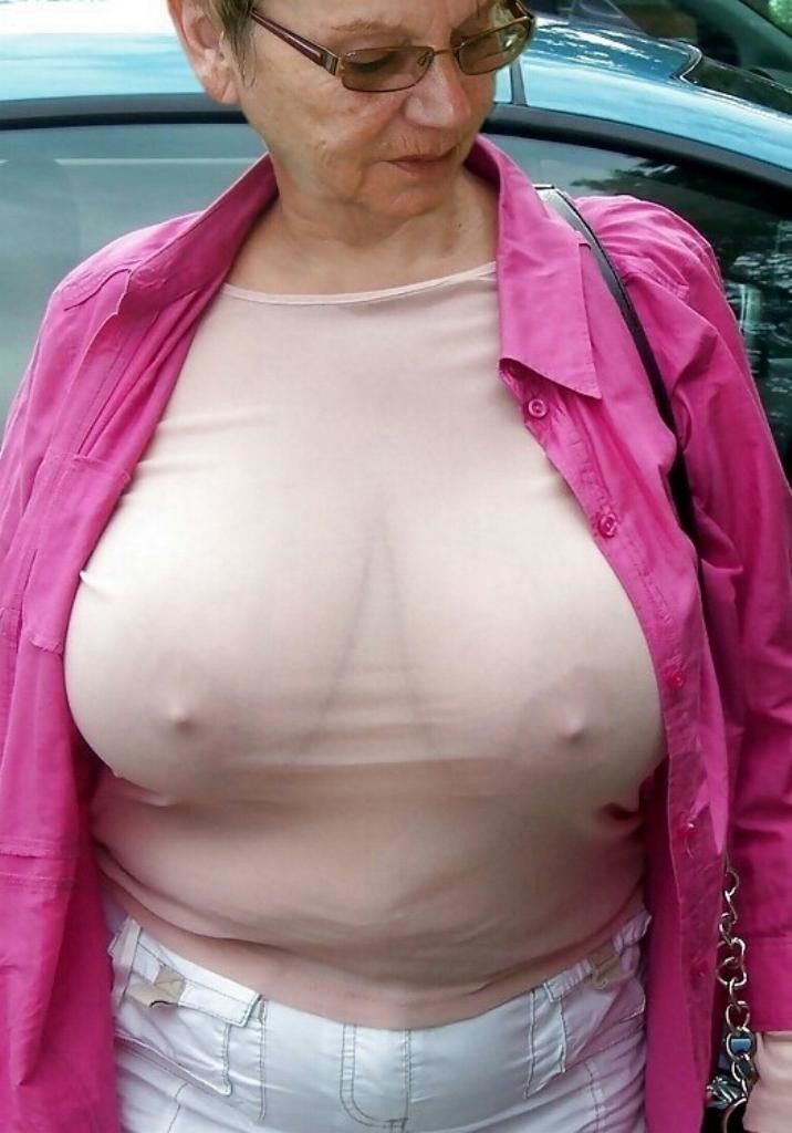 grannies-whore-missis-shows-big-boobs-4