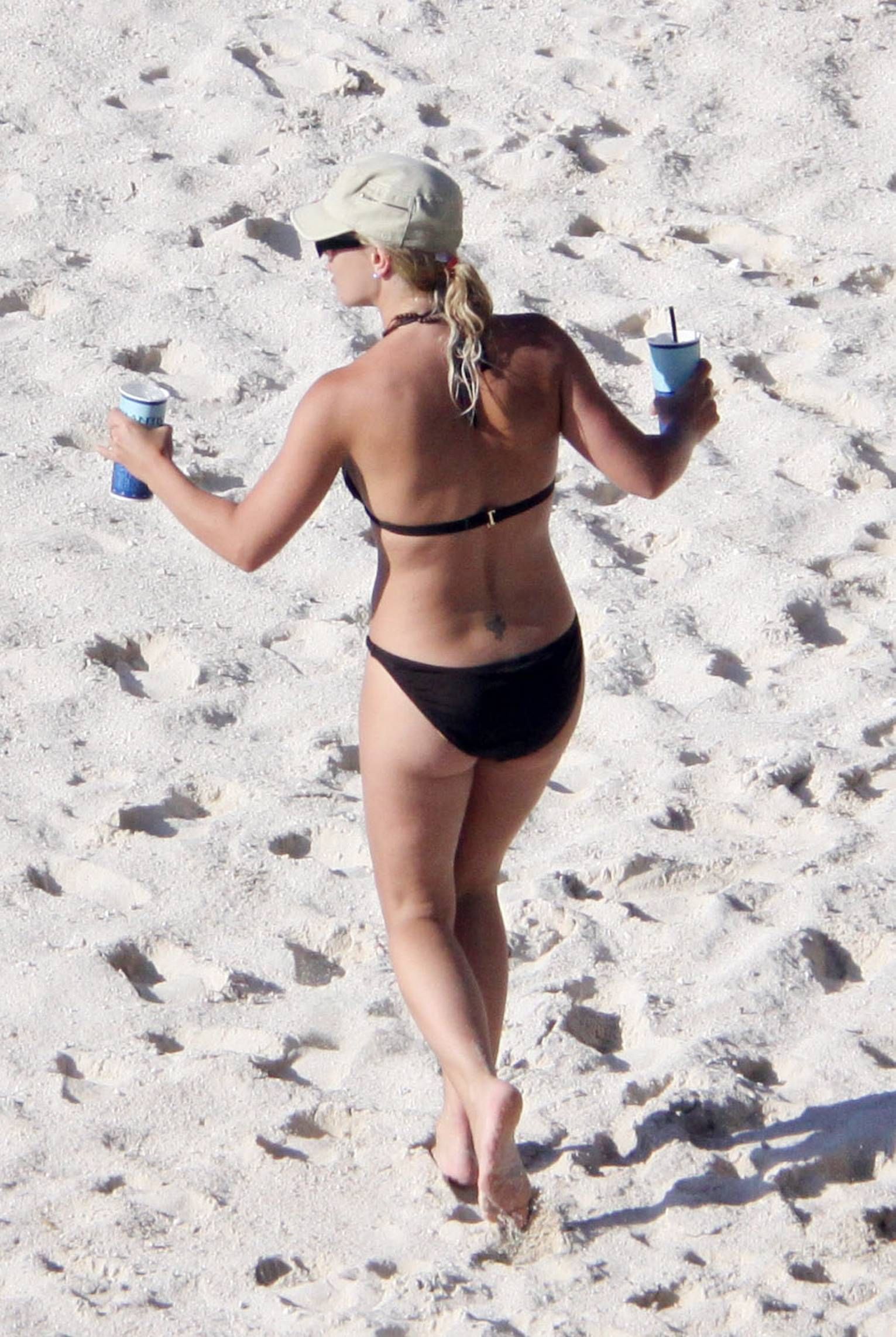 Britney candids (94)