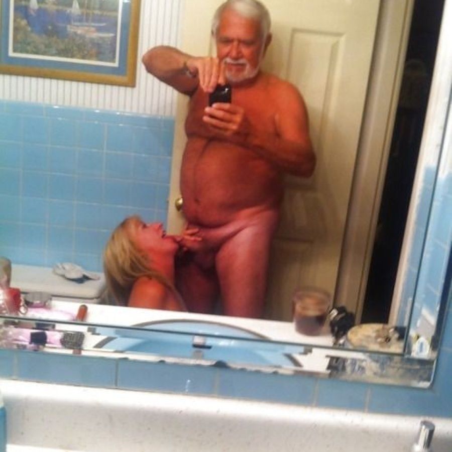 Granny selfie 209