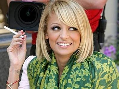 Nicole-Richie-smoking