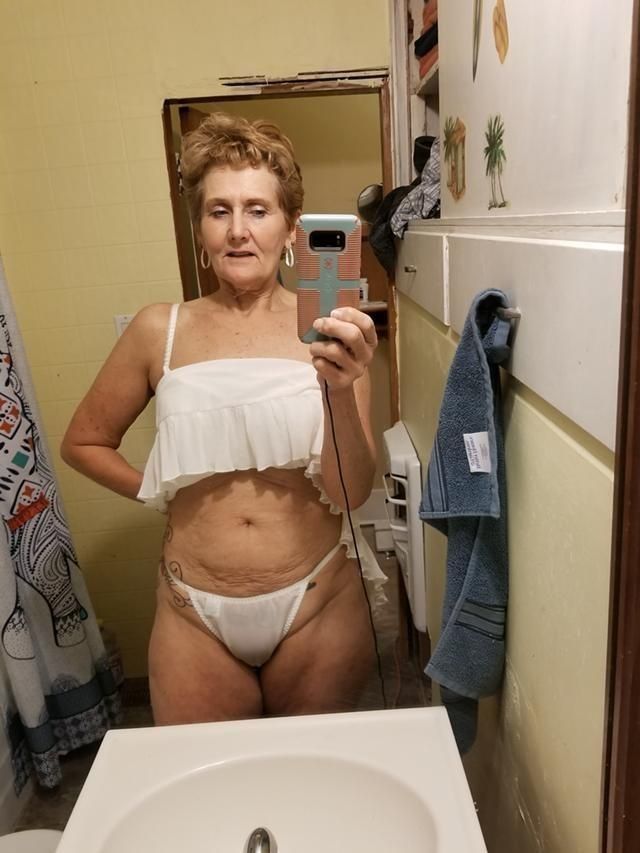 Granny selfie 323
