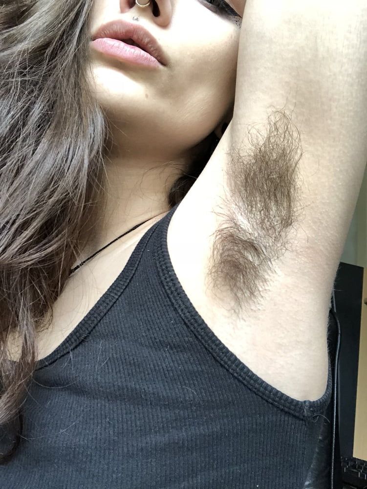 hairy armpit