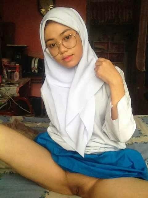 Indonesian Muslim Babe