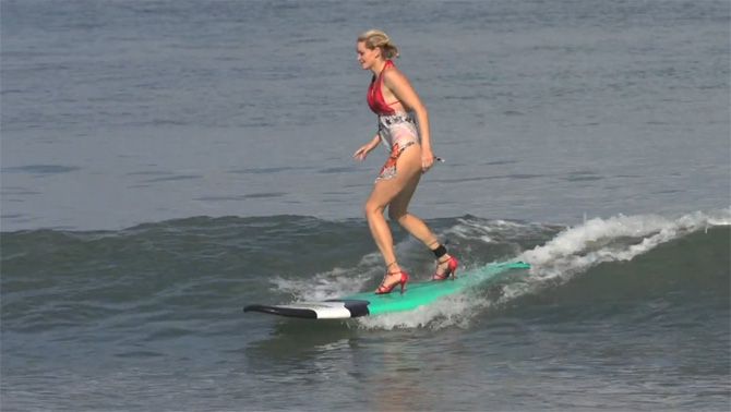 surfing-with-high-heels-screen-cap-02