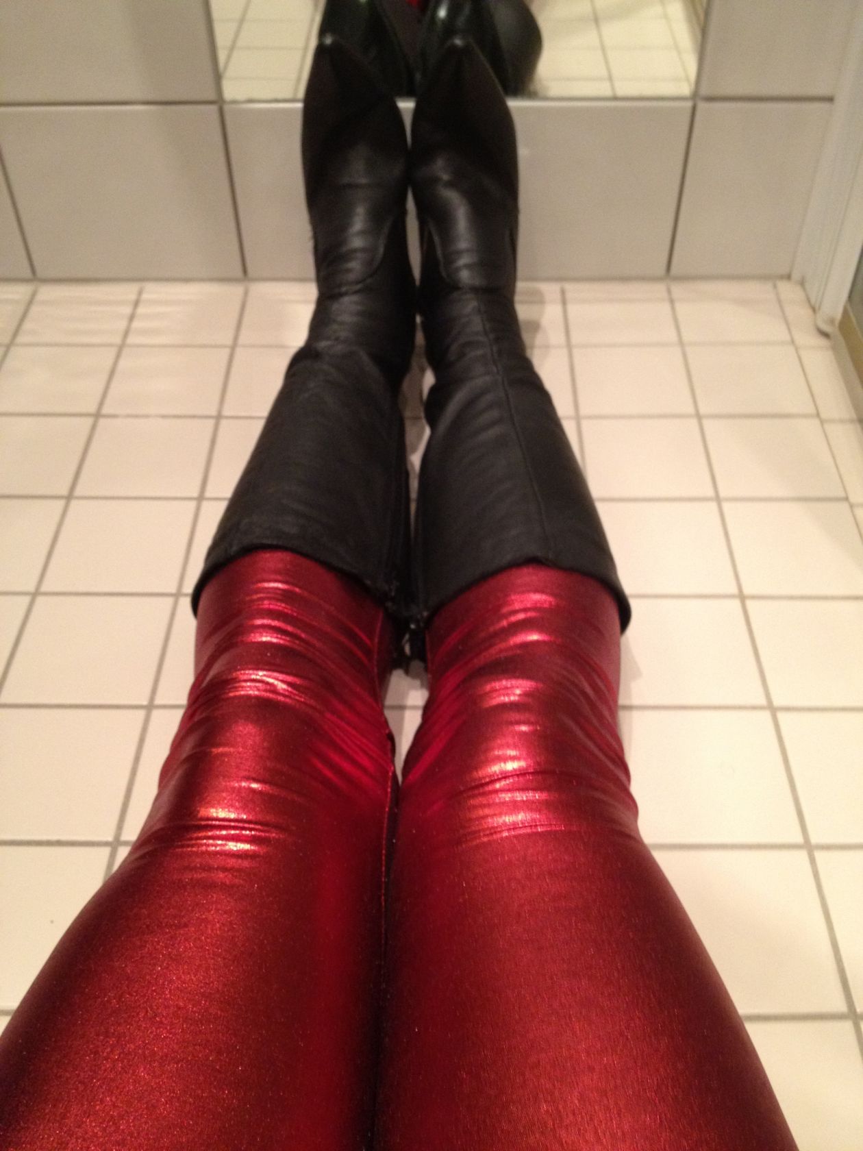 Red leggings (4)