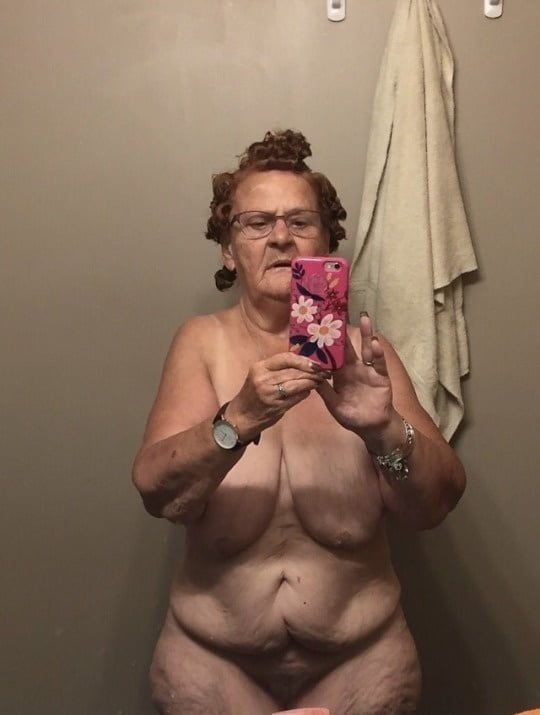 Granny selfie 383