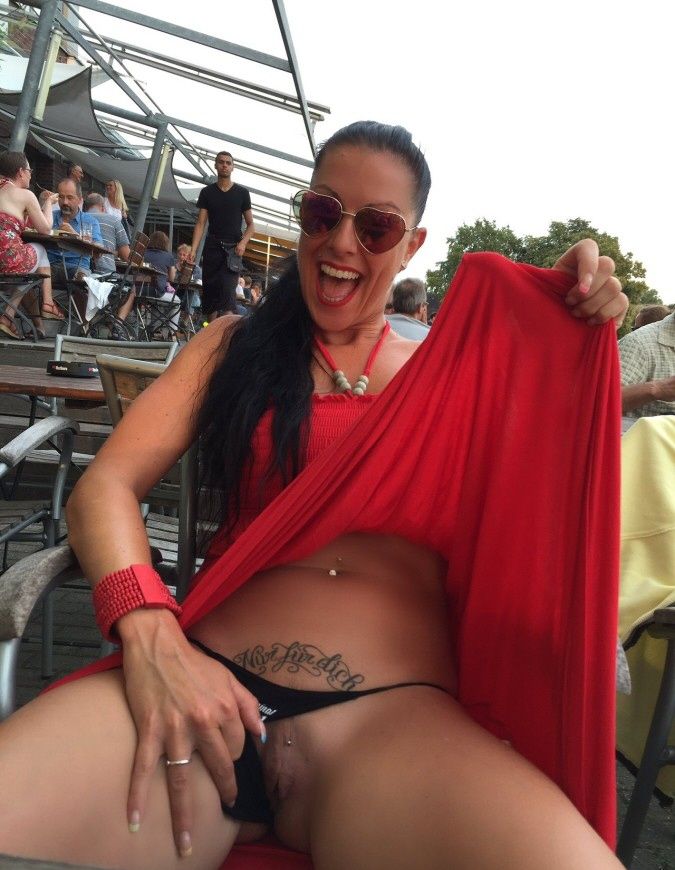 Amateur Public Flashing 63-169 (47)