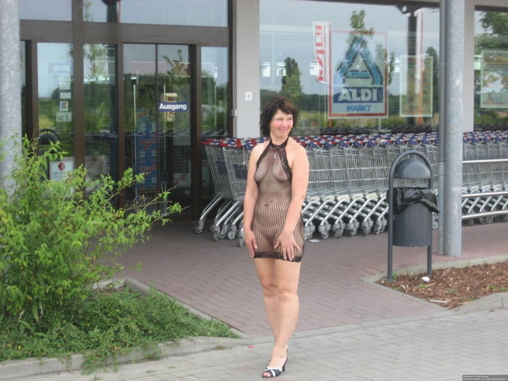 Amateur Sluts Public Flashing 65-171 (18)