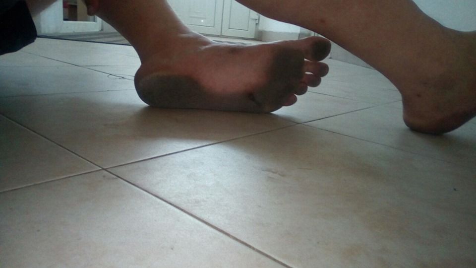 dirty feet