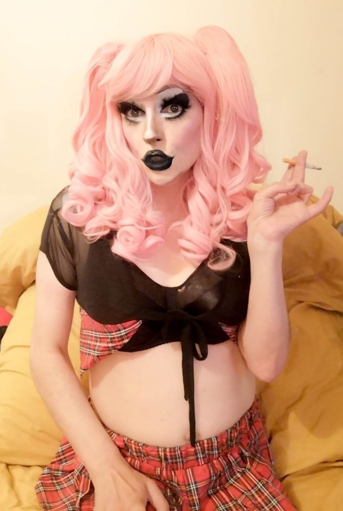 Blonde Lola Sissy Smoke Slut