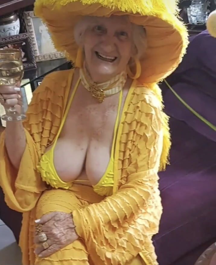 Grannies and matures dressed and underwear (83)