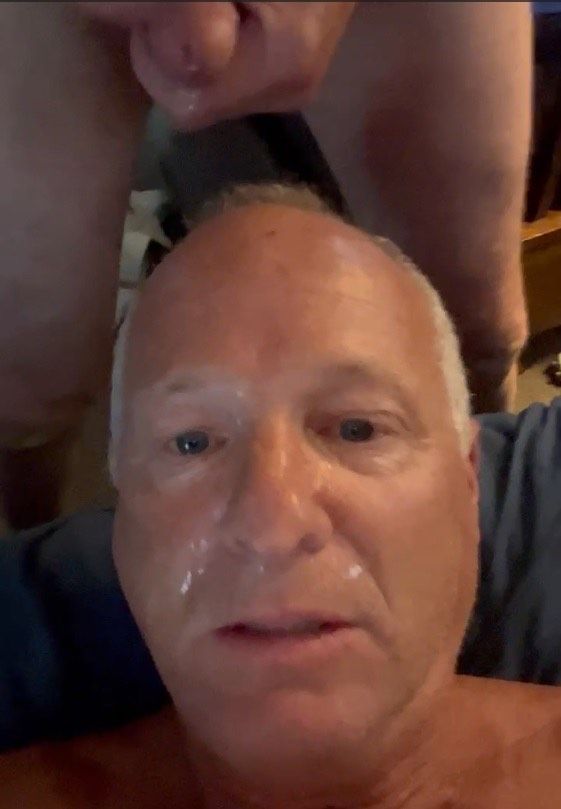 sissy slut steve kuhn takes cum facial