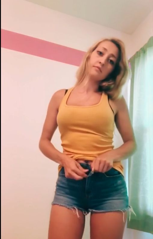young blonde girls undressing (31)