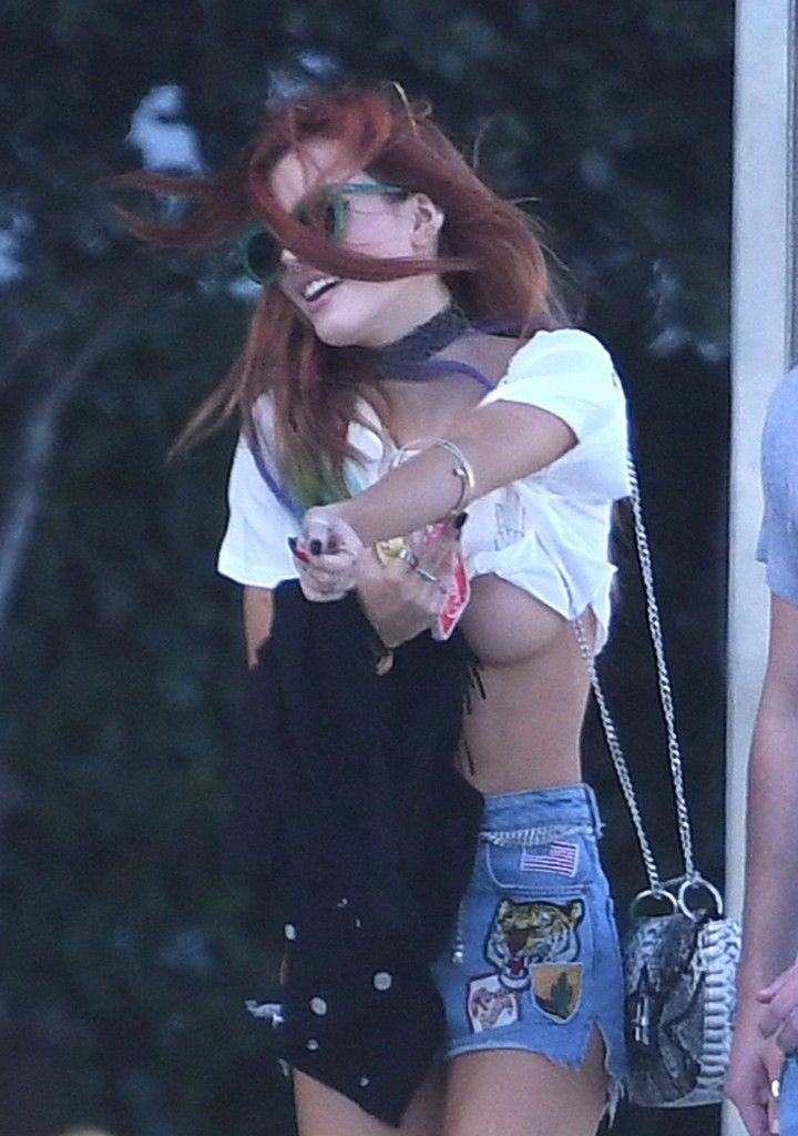 Bella-Thorne-areola-peek