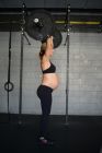 pregnant-weightlifter_22