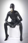 Latex-Catsuit-mit-Gasmaske_PP10_3