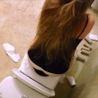 Girlfriend pooping
