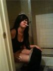 Ladies_Smoking_On_The_Toilet_tumblr_mi58jxNiS31re2s0eo1_400