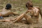 girls_in_mud_10