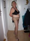 geil in fishnets zum Abficken bereit