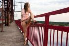 Amateur-girl-Alexxxa-upskirt-on-the-bridge-9-700x467