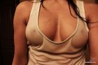 93_4-girls-without-bras[1]