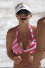 normal_Britney Spears - At the beach in Bikini in Maui9