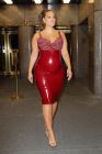 ashley_graham_shows_off_her_baby_bump10