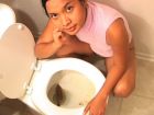 College girls_college-girls-pooping240