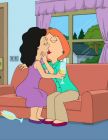 Lois-and-Bonnie-kiss-5-family-guy-28944567-556-720