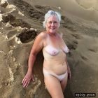 Hot Gilfs at the beach (15)